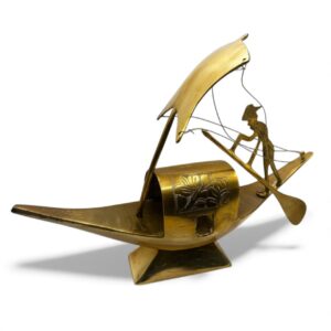 Historical Boat made with brass 13x10 inch with weight of 2 lb 9 oz brass